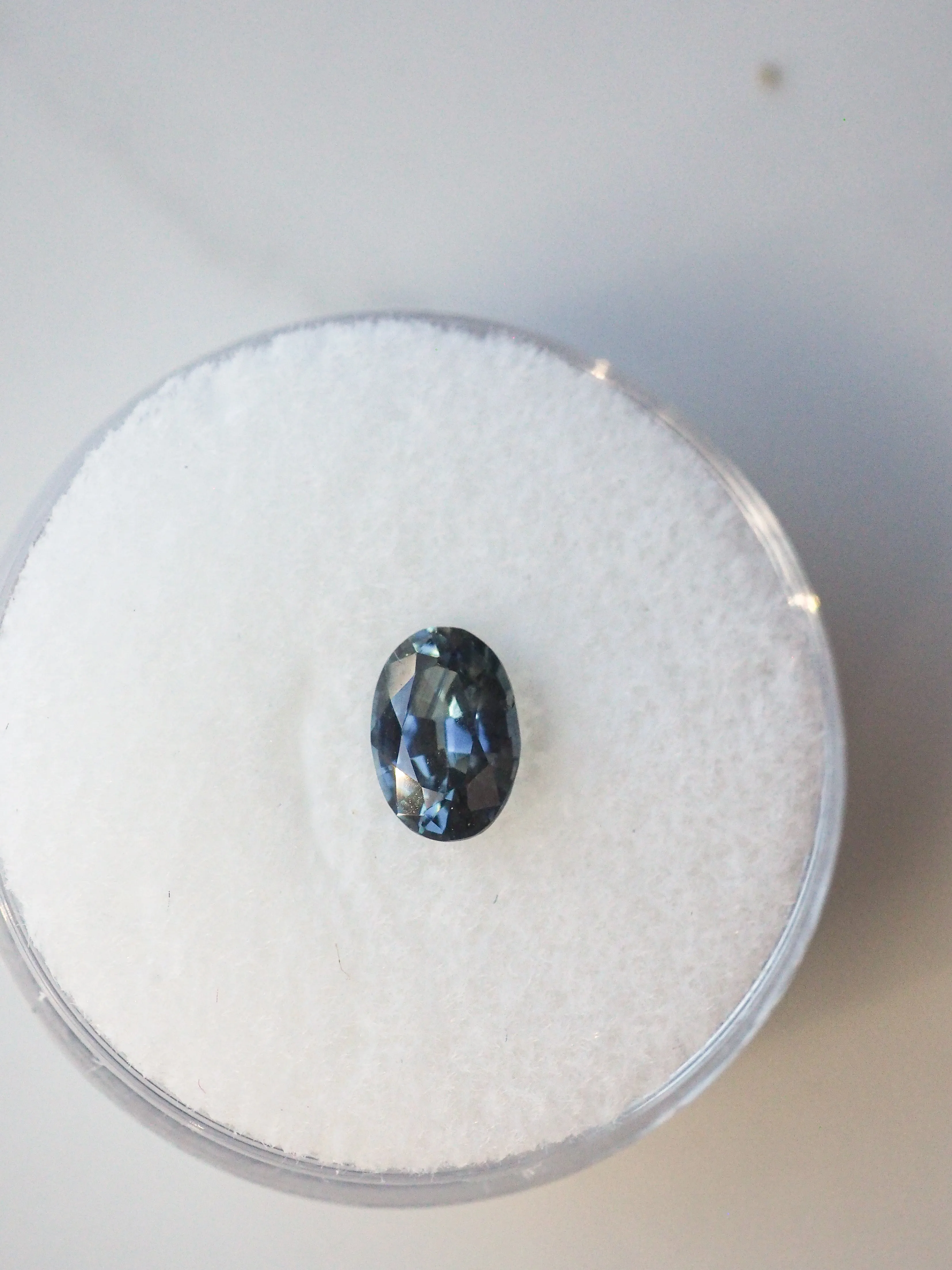 .93 CT OVAL BLUE SAPPHIRE