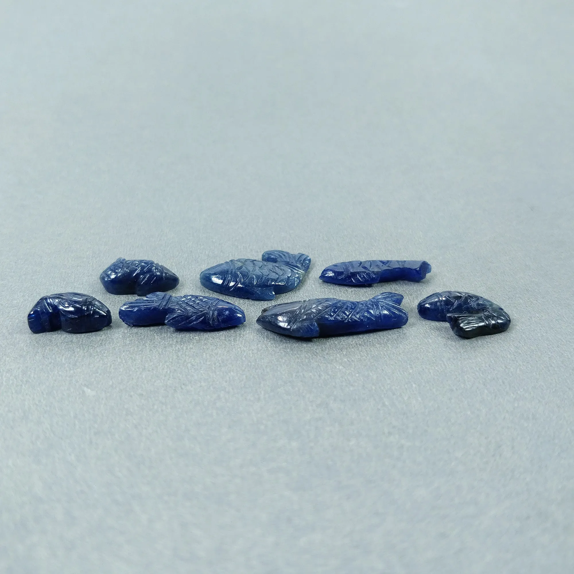 BLUE SAPPHIRE Gemstone Carving September Birthstone : 46.80cts Natural Untreated Sapphire Gemstone Hand Carved FISH 13*7mm - 25*10mm 7pcs