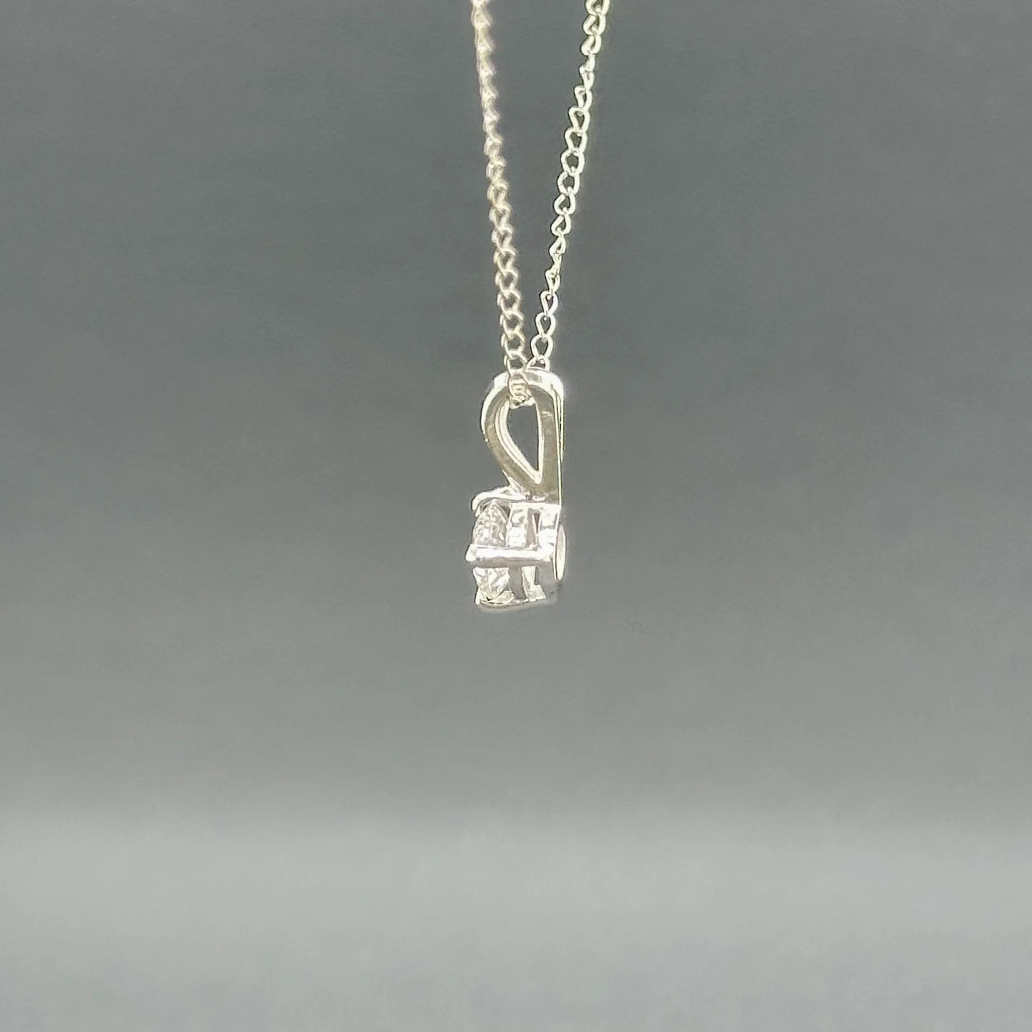 Estate 14K W Gold 0.29ct H/SI2 Diamond Solitaire Pendant