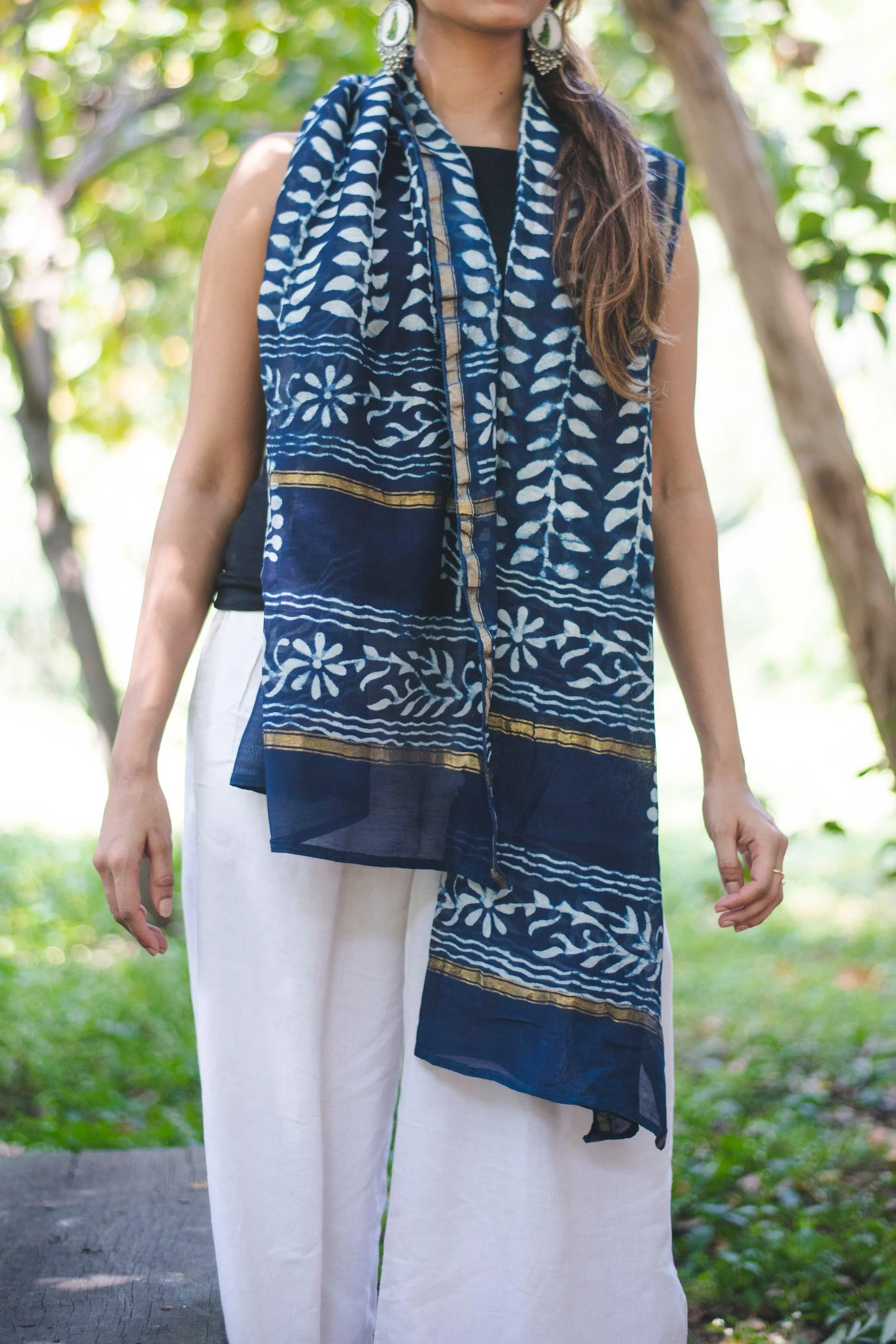 Kaisori Malhar Indigo floral Chanderi printed stole