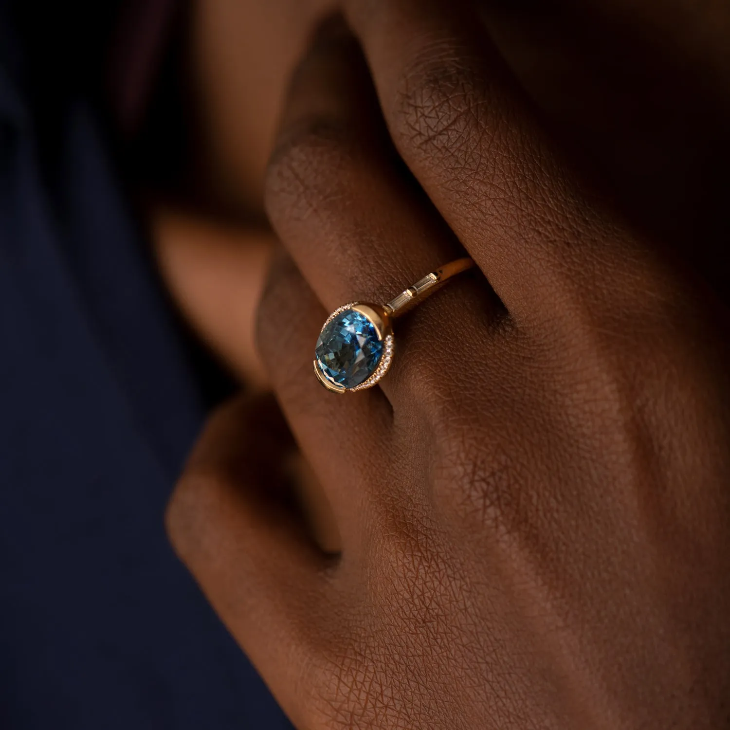 Oval Sapphire Engagement Ring with a Brilliant Diamond Belt