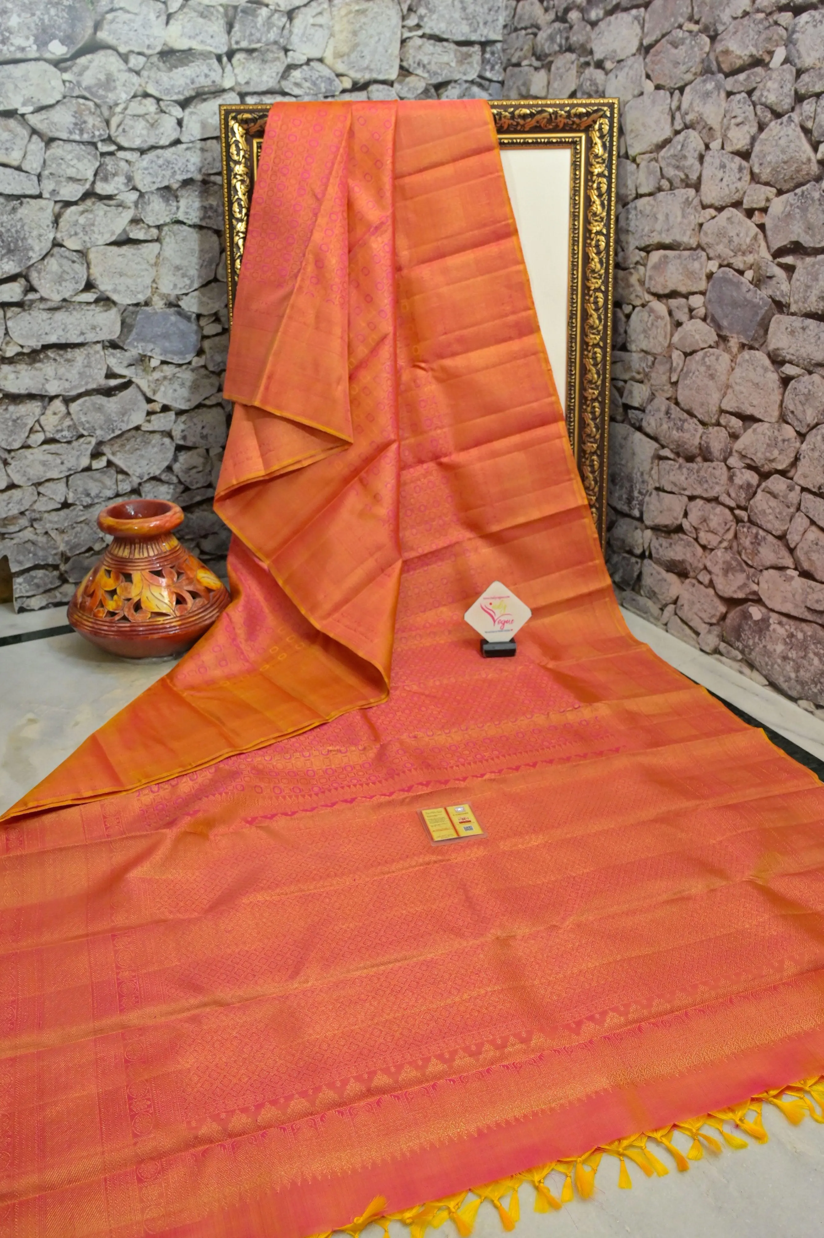 Pink and Peach Dual Tone Color Kanjeevaram Silk Saree with Pure Gold Zari Self-Weaving