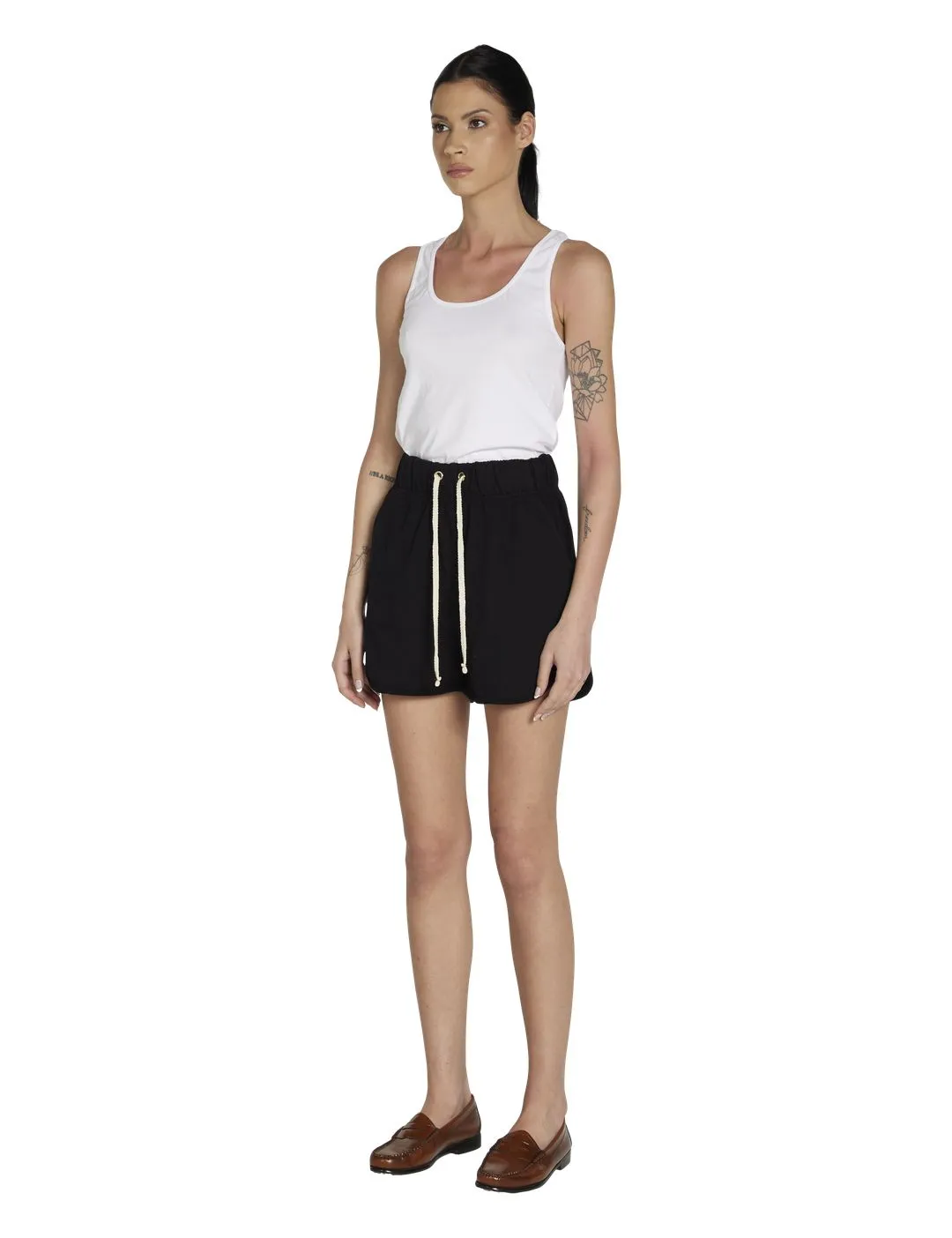 Serena Scallop Short