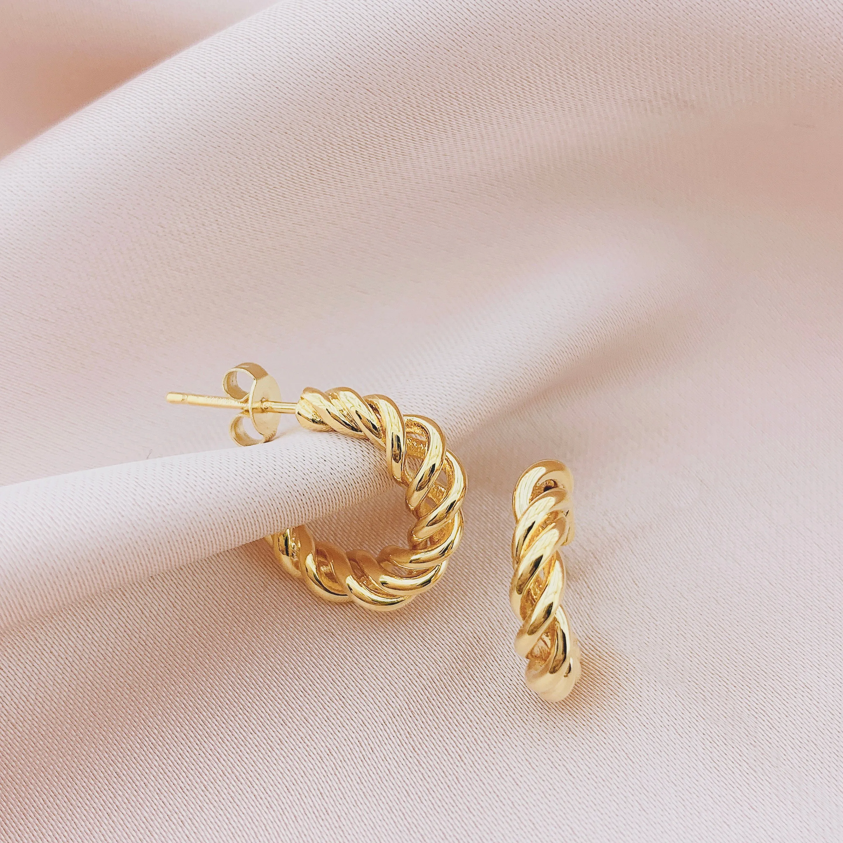 Women's Fashion Hollow Hoop Earring