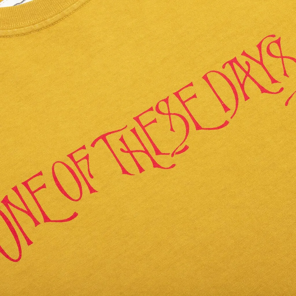 Wreath Of Roses Tee - Mustard